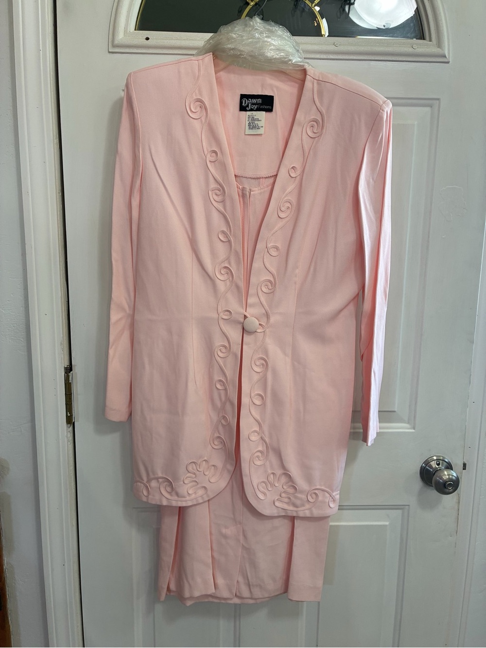 Vintage Pink Embroidered Two-Piece Suit Set